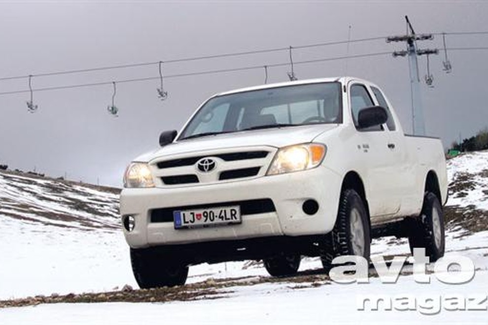 Toyota Hilux Extra Cab 2.5 D-4D Country