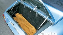 Tudi novost: zaprt prtljažnik v zadku, ki je dovolj velik za torbo za golf.