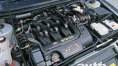 Motor DURATEC 2.5L 24 VALVE DOHC: 2,5-litra, 24 ventilov, po dve odmični gredi v vsaki glavi, 205 KM, 235 Nm in nezgrešljiv, prijetno grgrajoč glas šestvaljnika.