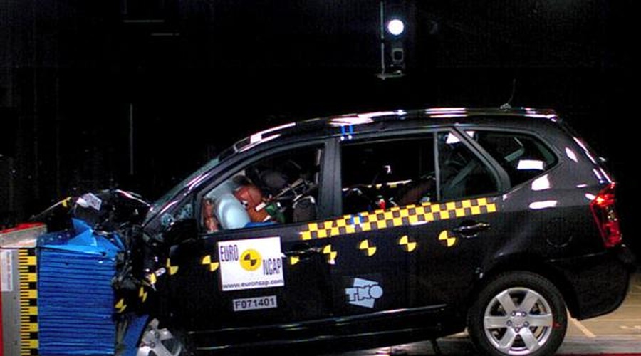 Euro NCAP: Kia Carens povprečno (foto: Euro NCAP)