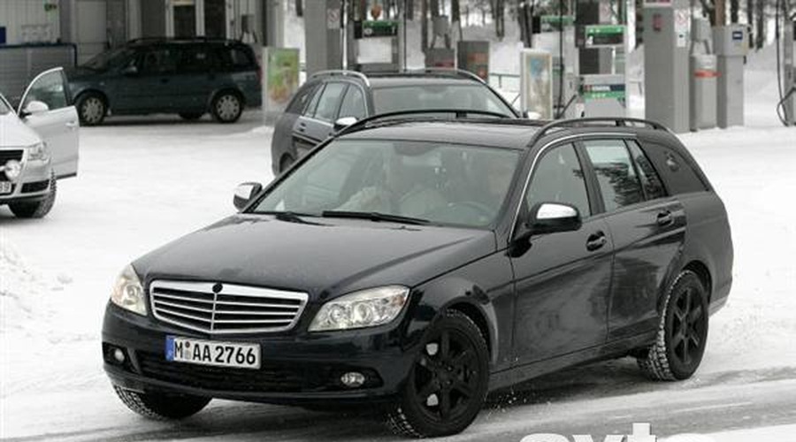 Vohunski video: ujet Mercedes C T (foto: Automedia)