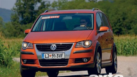 Volkswagen Cross Touran 1.4 TSI (103 kW)