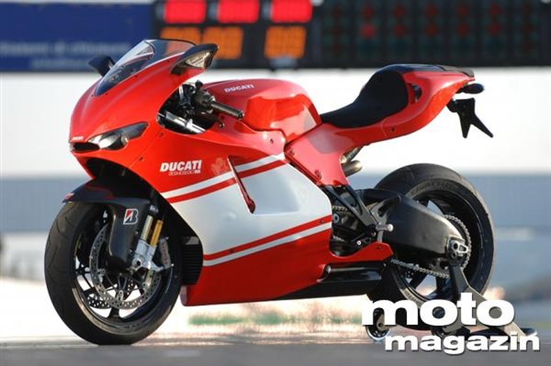 Lepotca z 200 'konji' kmalu ne bo več mogoče kupiti, kljub povečani količini izdelanih primerkov. (foto: Ducati)