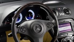 Mercedes-Benz prenovil roadsterja SL