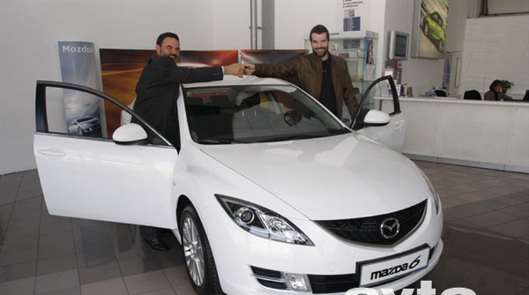 Nova Mazda6 in Peter Mankoč (foto: Črt Majcen)
