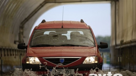 Dacia se prodaja s smehom (video)
