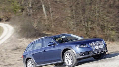 Audi A4 Allroad na sončni strani Alp