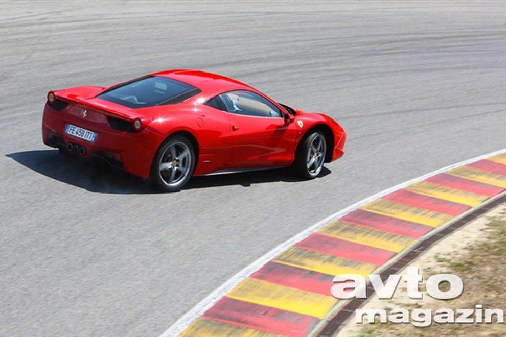 Video: Ferrari Italia v akciji