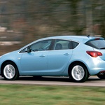Test: Opel Astra 2.0 CDTI (118 kW) AT Cosmo (5 vrat)