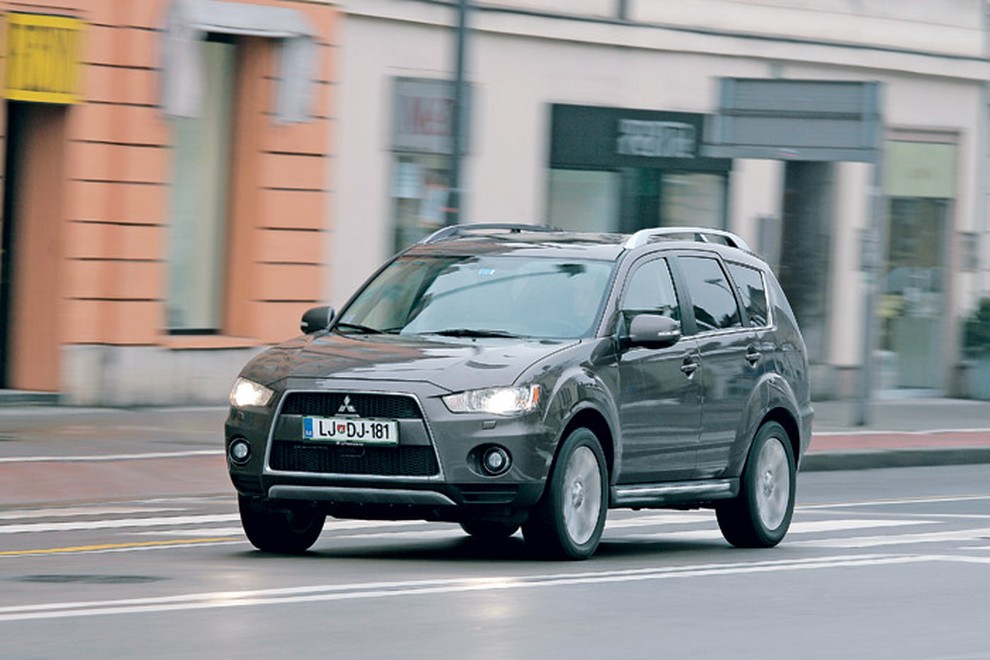 Mitsubishi Outlander 2.2 DI-D (115 kW) 4WD TC-SST Instyle