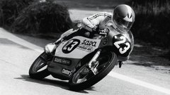Leta 1981 na motociklu MBA 125, Jindichuv Hradec na Češkem.