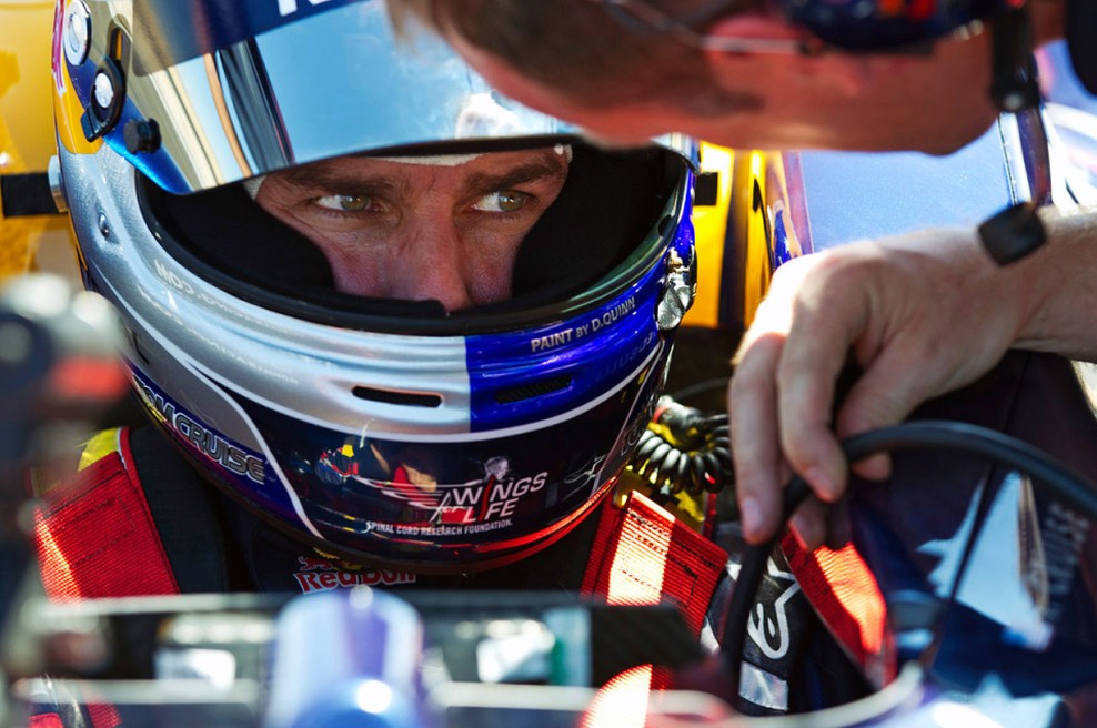 Tom Cruise se je izkazal v dirkalniku F1 (foto: www.redbullusa.com)