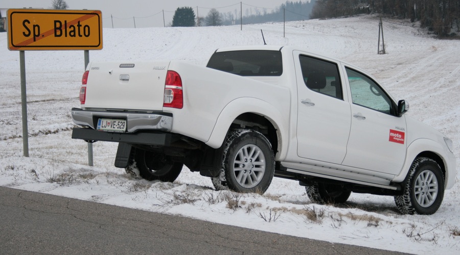 Testiramo na 100 in 1 način: Toyota Hilux (video) (foto: Matevž Hribar)