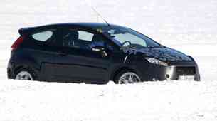 Video: Ford v snegu preizkuša prenovljeno Fiesto