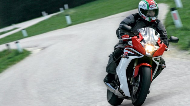 Test: Honda CBR 600 F (foto: Saša Kapetanovič)