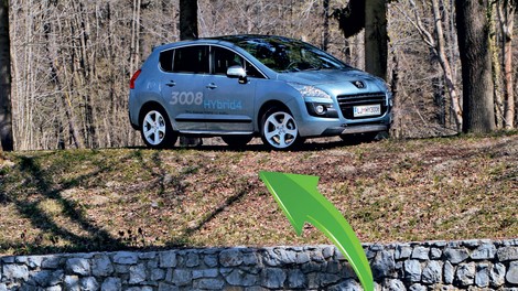 Kratek test: Peugeot 3008 Hybrid4