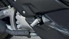 Yamaha: 'Motoristične' stopalke za sopotnika.