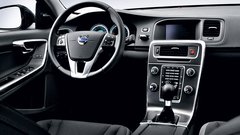 Kratek test: Volvo S60 D2 DRIVe Momentum