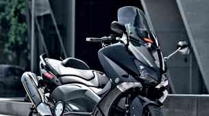 Test: Yamaha T-MAX 530 - pogled v prihodnost
