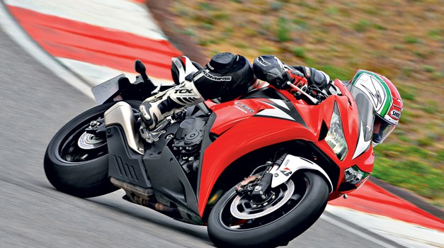 Test: Honda CBR 1000 RR - potrebuje TC ali ne? (foto: Matevž Hribar, Bridgestone)