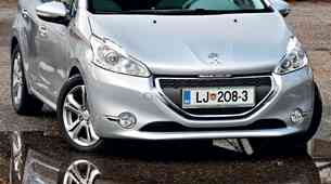 Podaljšani test: Peugeot 208 1.4 VTi Allure (5 vrat)