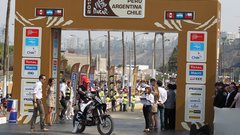 Dakar 2013, 1. etapa: Stanovnik 57., zmaga Lopezu
