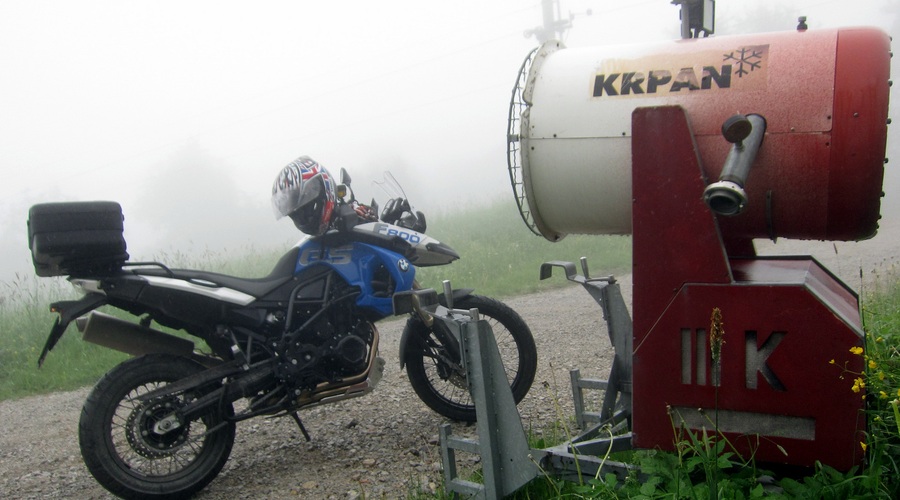 Zakaj cestni enduro? Iskanje nevtralnosti (foto: Matevž Hribar)