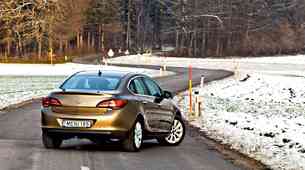 Kratki test: Opel Astra Sedan 1.7 CDTI (96 kW) Cosmo (4 vrata)
