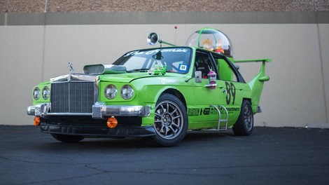 Avtomobil iz serije Simpsonovi je resničen in pripravljen na dirko