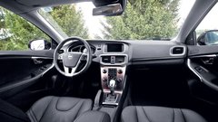 Kratki test: Volvo V40 D4 Cross Country Summum