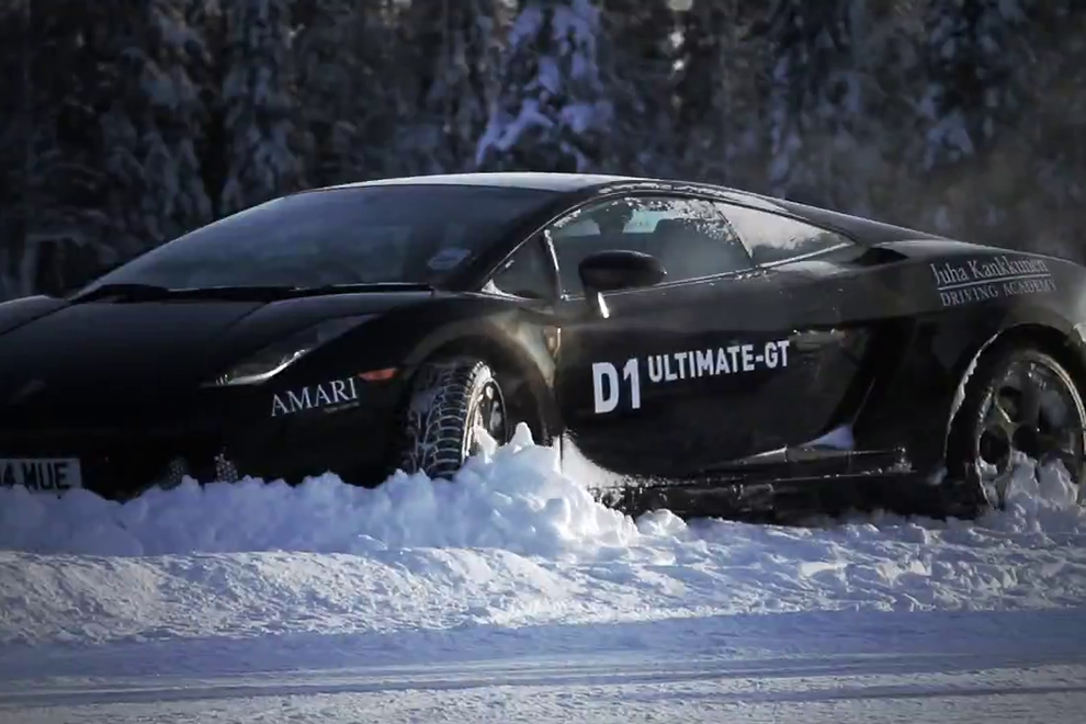 Lamborghini v snegu