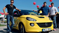 Štirje frajerji na kupu: Slovenski mistri in Opel Adam.