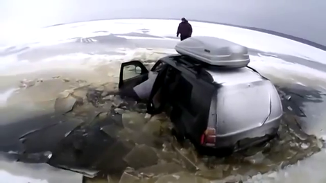 Video dokaz, da vožnja po ledu ni dobra ideja