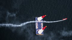 Red Bull Air Race: Podlunšek tretji!