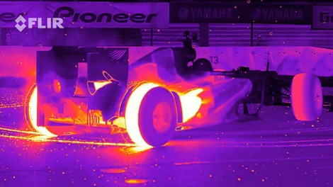 Načudite se F1 dirkalniku, posnetem z infrardečo kamero