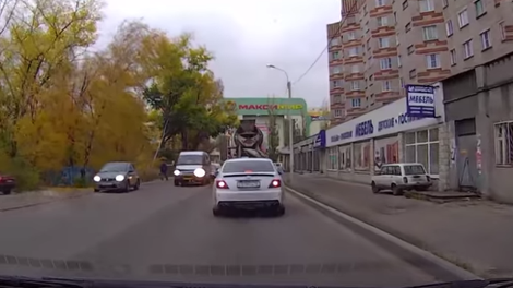 V Rusiji so tudi luknje na cestah posebnih razsežnosti