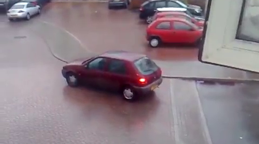 Od cestnih težav včasih ni mogoče kar pobegniti (foto: YouTube)