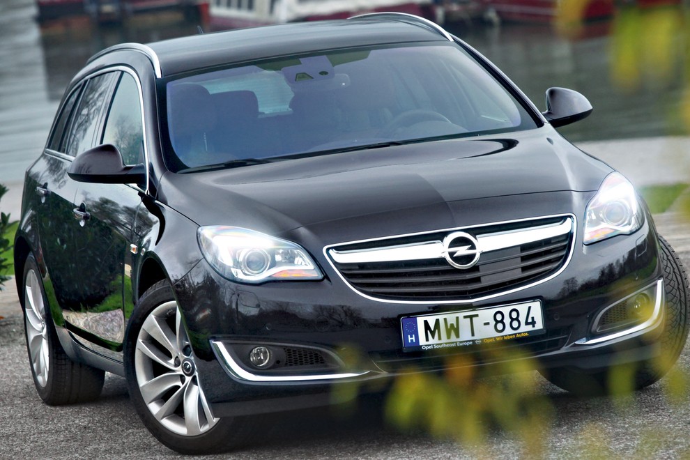 Kratki test: Opel Insignia Sports Tourer 2.0 CDTi Biturbo Cosmo