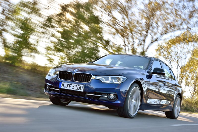 BMW serije 3 bo dobil priključno hibridno različico (foto: BMW)