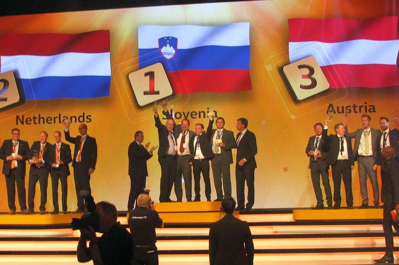 Slovenci svetovni ekipni prvaki (foto: Porsche Slovenija)