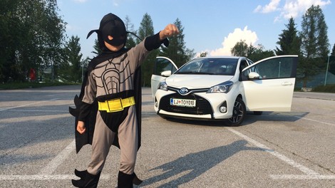 Tudi Batman bi vozil hibridno Toyoto