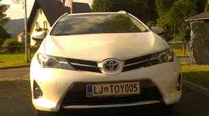 Toyota hibrid - Kljub priganjanju, povprečje manj kot 5 l/100 km