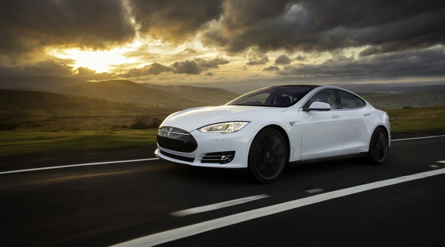 Tesla S je v treh letih prevozila milijardo milj (foto: Newspress)