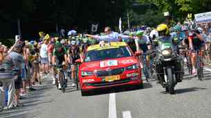 Novi Superb je "rdeči avtomobil" na Tour de France