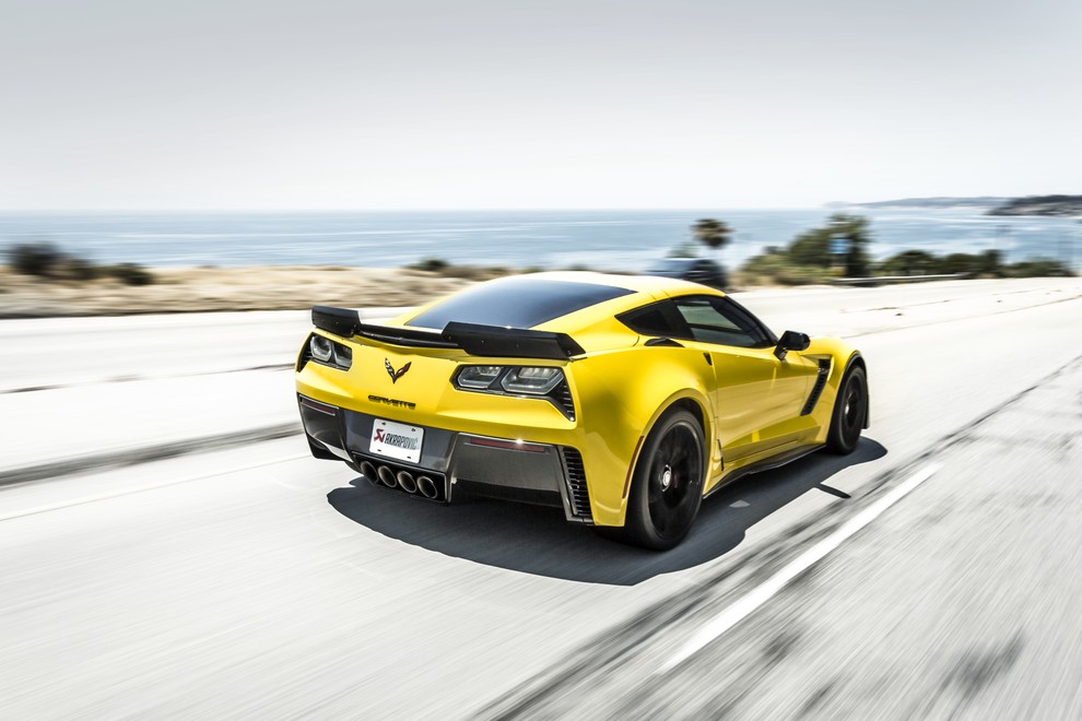 Chevrolet Corvette – ameriški odgovor evropskim športnim avtomobilom Corvette že od leta 1953 dokazuje, da lahko tudi ameriški proizvajalci ustvarijo …