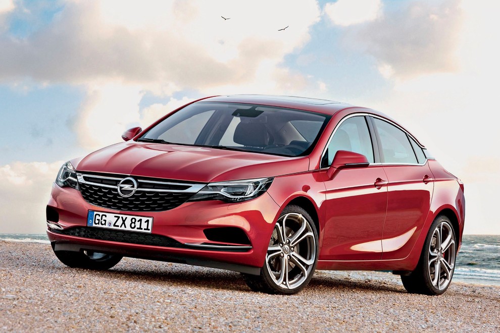 Razkrivamo: Opel Insignia postaja elegantno kupejevska