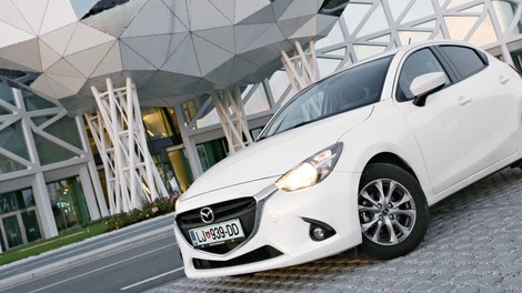 Podaljšani test: Mazda2 G90 Attraction