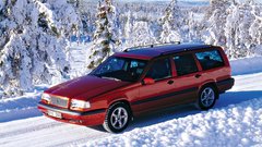 1.	Volvov pogon AWD praznuje 20. obletnico.
