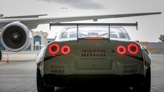 Nissan GT-R Nismo rekorder v driftu