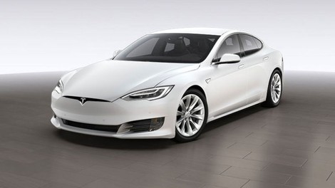 Tesla S je doživela prvo prenovo